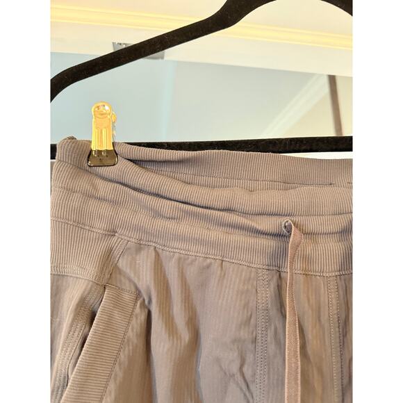 EUC lululemon Studio Pant - 6 - Picture 9 of 11